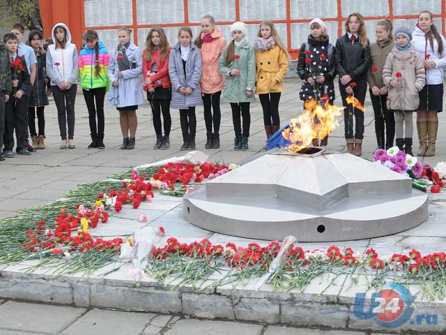 Перед погибшими не стыдно: в Миассе памятники фронтовикам восстанавливали всем миром
