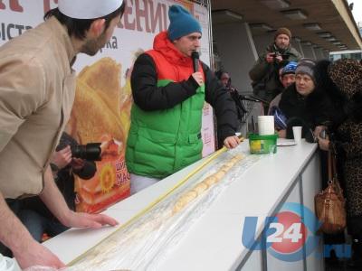 В Челябинске свернули двухметровый блин