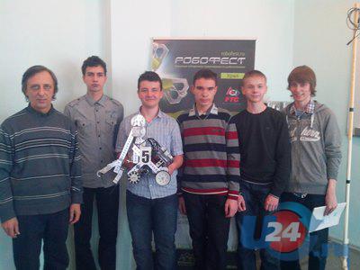Миасские школьники собирают роботов в Москве