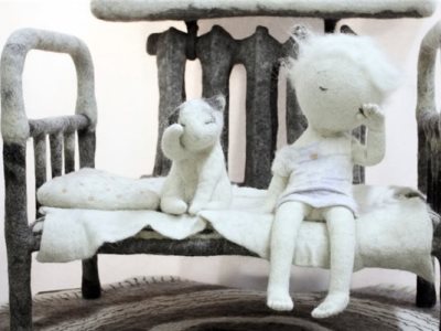 Московская художница привезла в Челябинск кукол из войлока