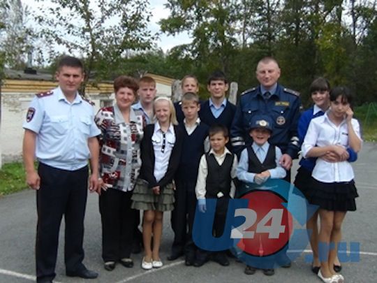 Детский дом посетили полицейские и представители общественного совета