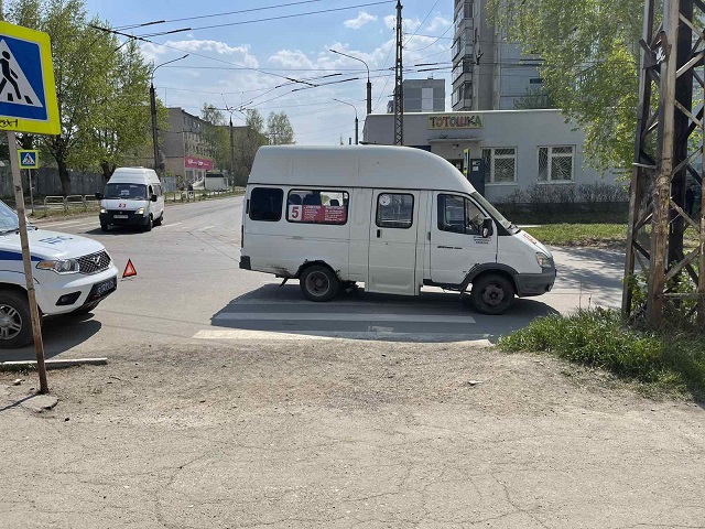 В Челябинской области маршрутка сбила школьницу