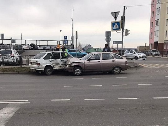В Челябинской области пассажирку ВАЗа после ДТП увезли в реанимацию