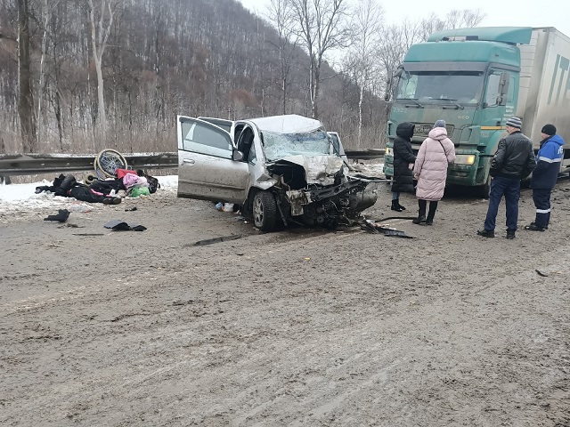 Погибла женщина: в Челябинской области на трассе М5 произошло массовое ДТП