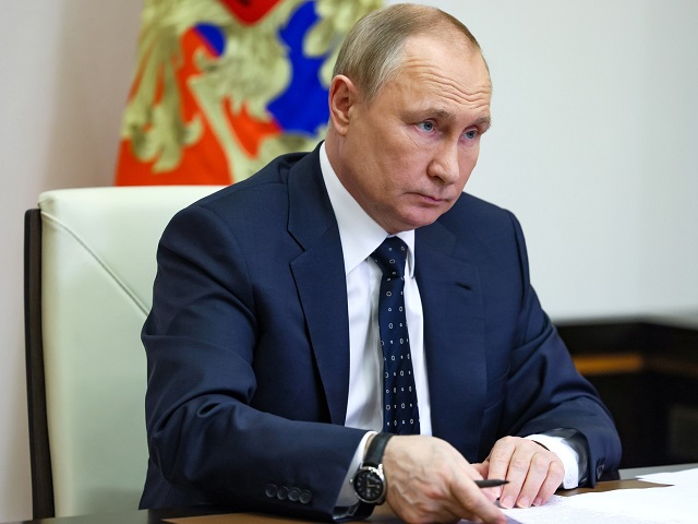 Прямая линия с Владимиром Путиным в июне не состоится
