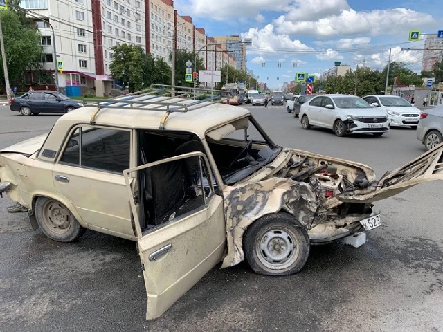 В Челябинской области пенсионер погиб в ДТП, вылетев в лобовое стекло.