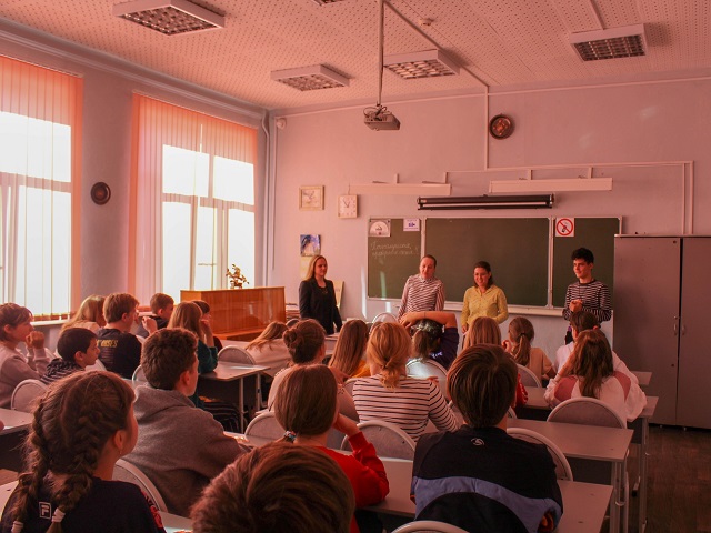 В России депутаты одобрили создание движения детей и молодежи