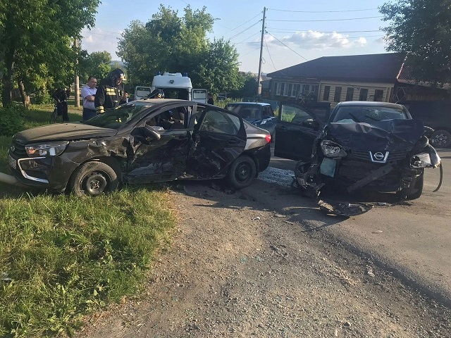 В Челябинской области в массовой аварии пострадал мужчина 