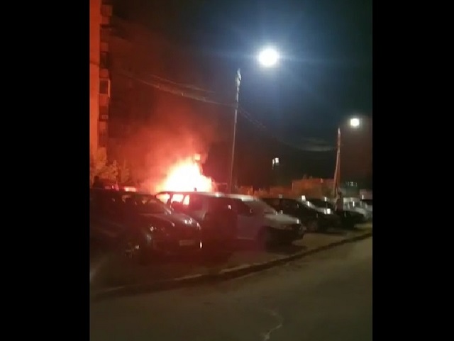 В Миассе на парковке сгорел автомобиль