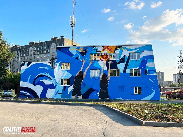 В Челябинске на здании клуба «Динамо-Метар» появились граффити с волейболистками и мячом-метеоритом