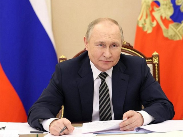 Владимир Путин объявил благодарность двум южноуральцам