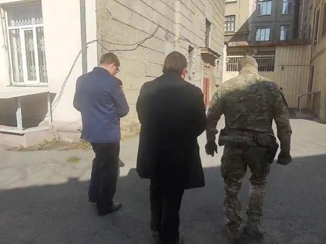 В Челябинской области по подозрению в получении взятки задержан чиновник