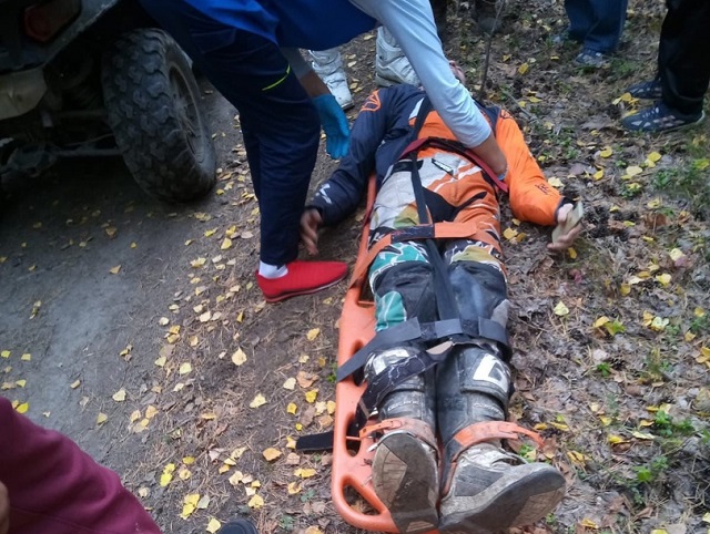На соревнованиях в Челябинской области мотоциклист получил травму позвоночника