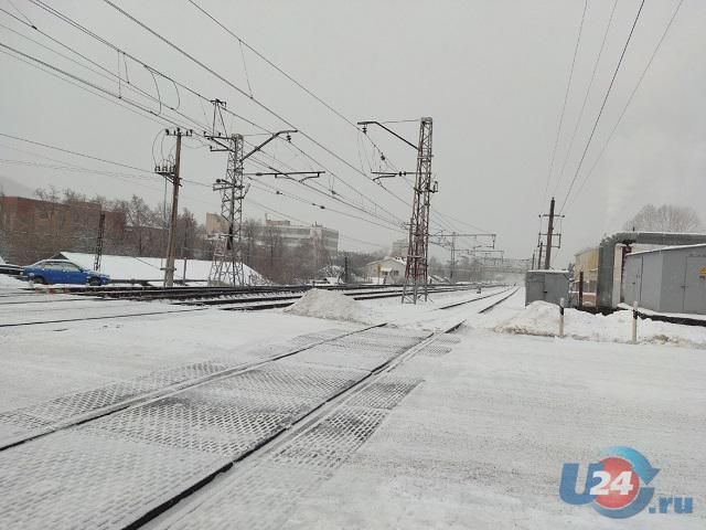 В Челябинской области железнодорожник попал под поезд