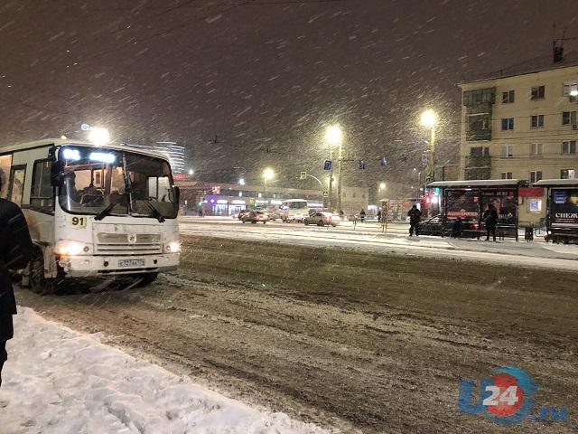 В Челябинской области из-за морозов отменили междугородние автобусные маршруты и занятия в школах 