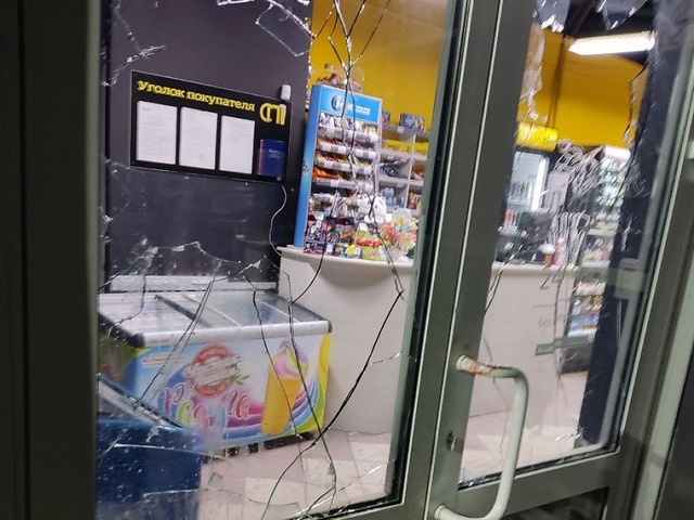 Южноуралец ранил посетителя магазина разбитой бутылкой