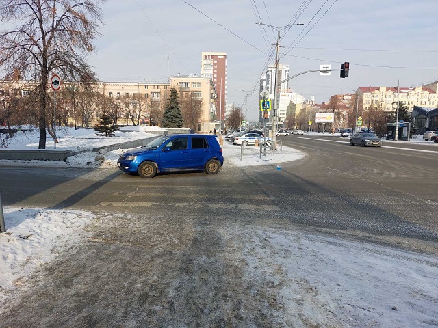 В Челябинске автомобилистка сбила женщину