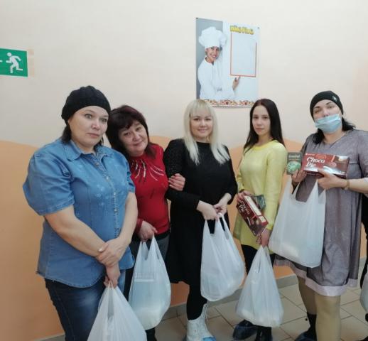 За семьями из малых городов Челябинской области, попавшими в трудную жизненную ситуацию, закрепят равного консультанта и психолога
