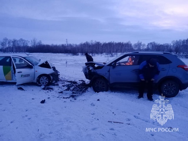 Южноуралец погиб в лобовом столкновении двух легковых автомобилей