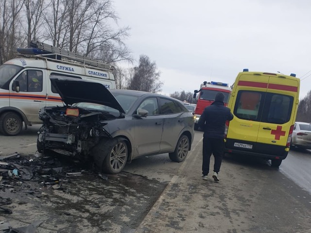 В Челябинске три человека пострадали в ДТП 
