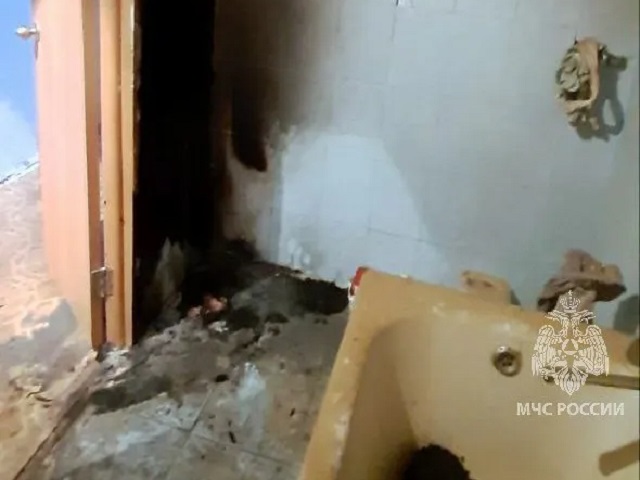 В Челябинской области двое детей, оставшиеся в квартире одни, устроили пожар