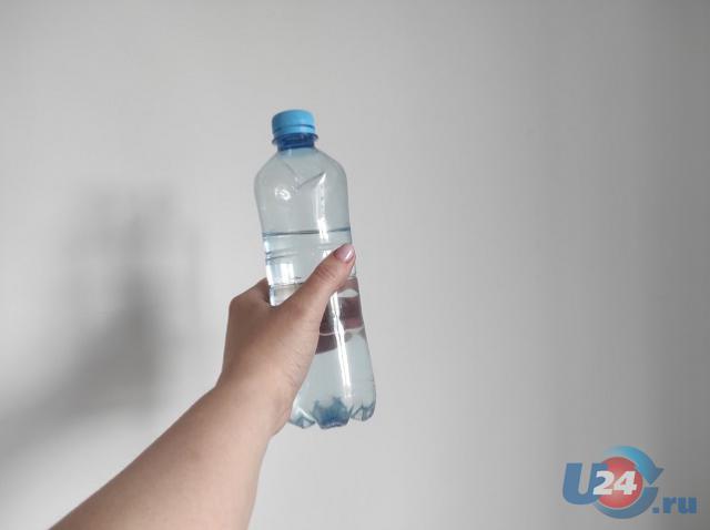 Врач рассказала об опасности воды в пластиковых бутылках