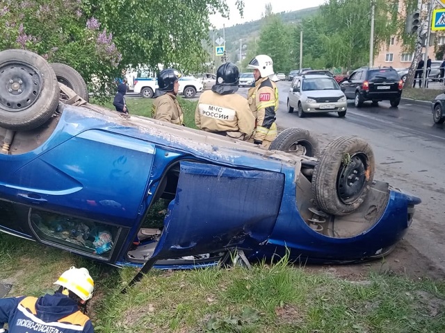 В Челябинской области автомобилистка пострадала в ДТП с переворотом