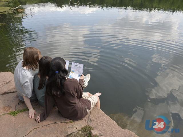В Челябинске троих студентов оштрафовали за купание в опасном карьере