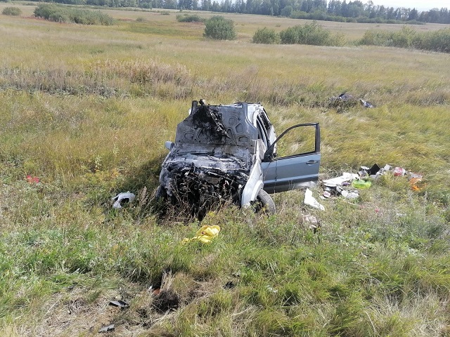Женщина вылетела из автомобиля: в Челябинской области произошло смертельное ДТП