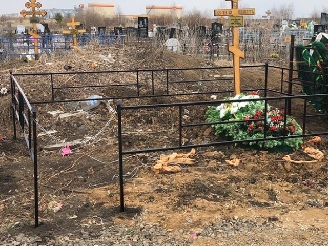 Южноуралец украл оградку с кладбища, чтобы продать под видом новой