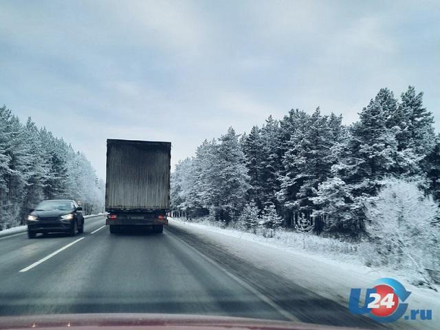 На трассе М5 ввели ограничения движения из-за снегопада