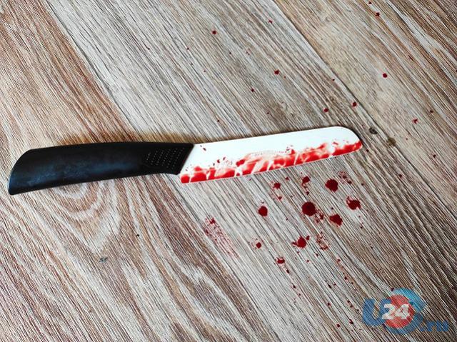 Южноуралец вонзил нож в спину полицейского