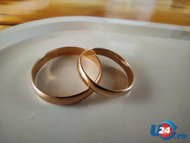 В Думе предложили уравнять понятия «брак» и «семейный союз»