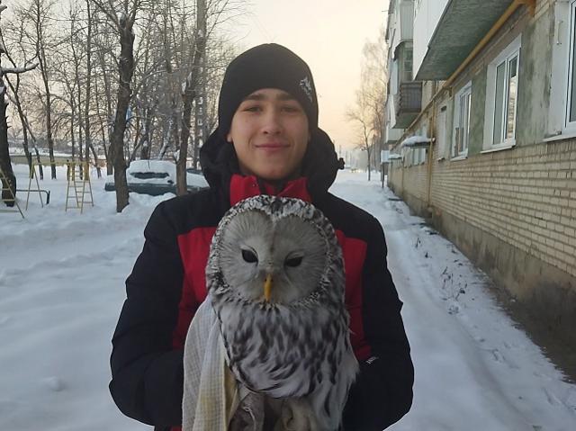 В Аше школьник спас сову, залетевшую в подъезд