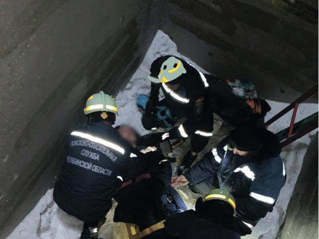 «Падал, задевая стены»: в Миассе строитель упал с восьмого этажа в шахту лифта