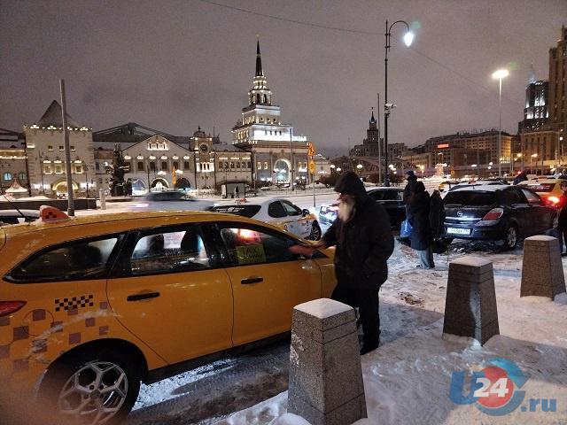 В Челябинской области пассажир угнал машину такси