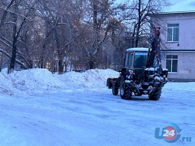 Мэр Челябинска дала неделю на очистку улиц Металлургического района от снега
