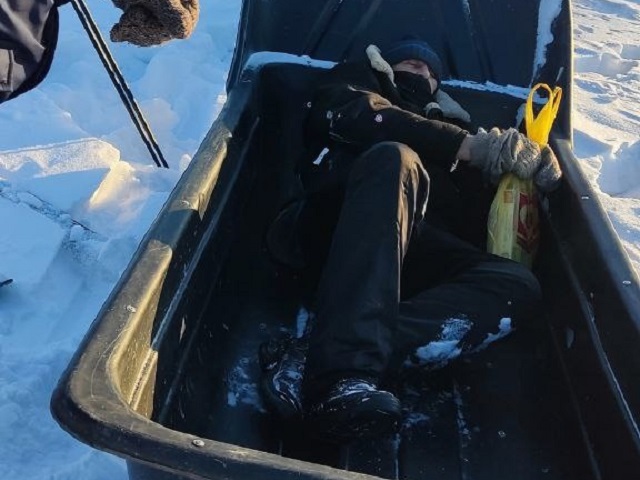 Пьяный челябинец едва не замерз на льду Шершневского водохранилища