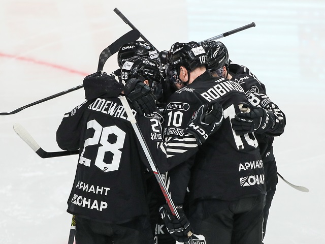 «Трактор» обыграл «Салават Юлаев» и вышел в четвертьфинал плей-офф КХЛ