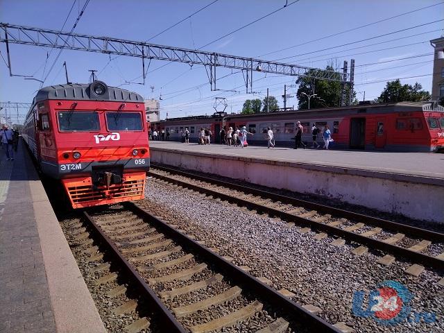 В Челябинской области опоздавшая на поезд пенсионерка проехалась на подножке вагона