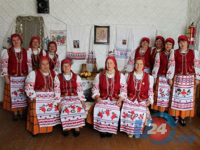 В Троицком районе отметили юбилей «Смеричек»: народные песни, вареники и сало 