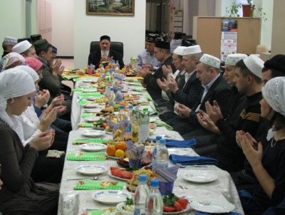 Мусульмане Южного Урала празднуют Уразу-байрам и помогают беженцам