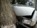 В Миассе автомобили въезжали в заборы и деревья