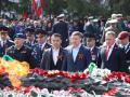 Сотни Челябинцев 9 мая пришли к Вечному огню почтить память погибших в ВОВ 