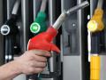 Правительство РФ планирует заморозить цены на бензин еще на три месяца