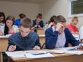 Девятиклассники напишут экзамен по обществознанию