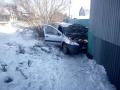 В Челябинской области пожилой водитель погиб, врезавшись в забор