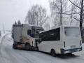 В Челябинской области автобус с пассажирами врезался в грузовик