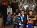 Глава Южноуральска поздравил семью с Днем защиты детей