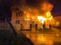 В Челябинской области двухэтажный дом загорелся от удара молнии